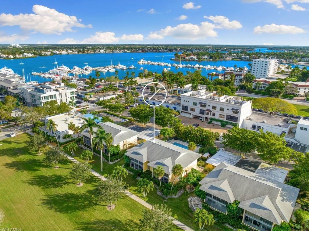 726 Broad Ave S, Naples, FL 34102