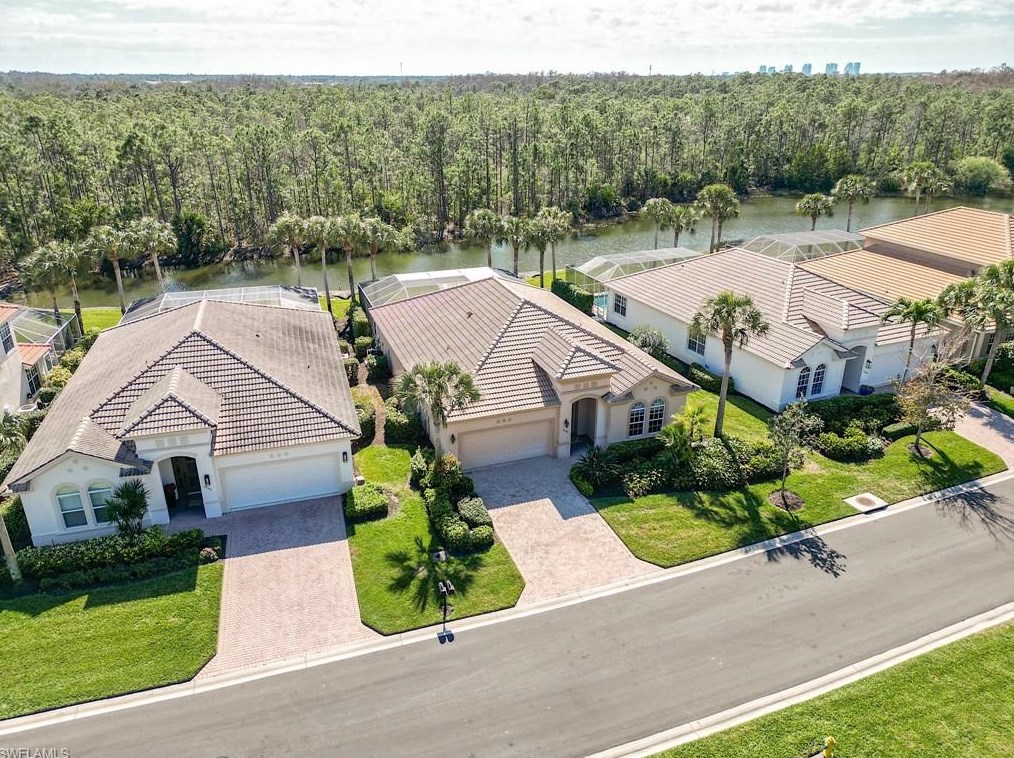 9295 Oak Strand Dr, Bonita Springs, FL 34135-8112