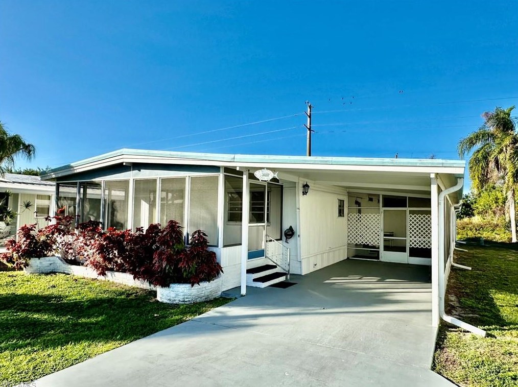 26135 Countess Ln, Bonita Springs FL  34135-6516 exterior