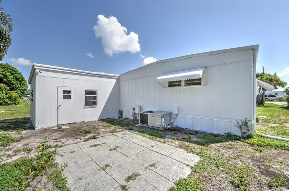 26135 Countess Ln, Bonita Springs FL  34135-6516 exterior