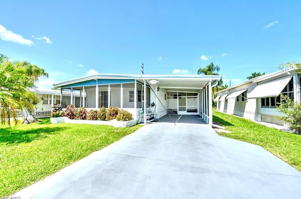 26135 Countess Ln, Bonita Springs FL  34135-6516 exterior