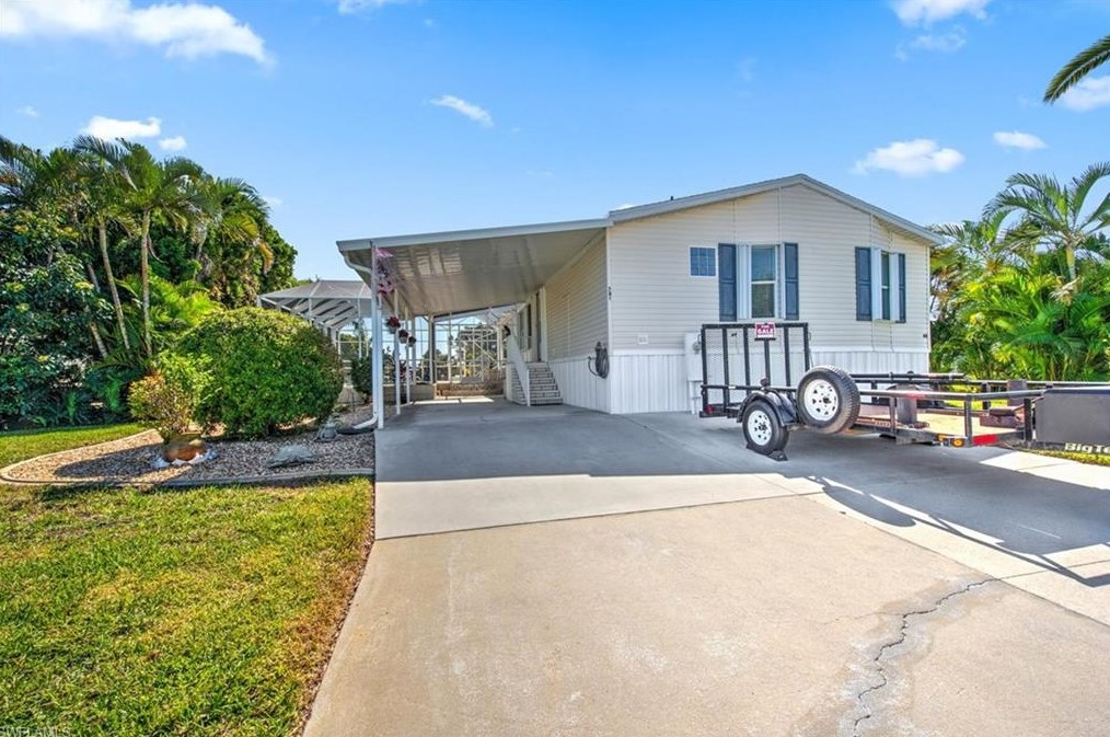 741 Hollyhill Ct, Punta Gorda, FL 33950