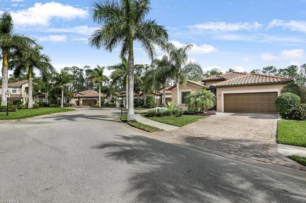9532 River Otter Dr, Fort Myers, FL 33912-8928