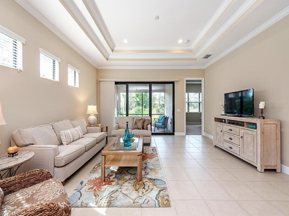 9009 Isla Bella Cir, Bonita Springs, FL 34135-7196