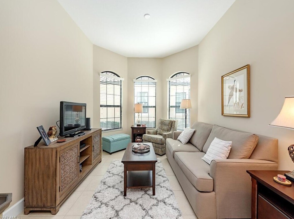 9009 Isla Bella Cir, Bonita Springs FL  34135-7276 exterior