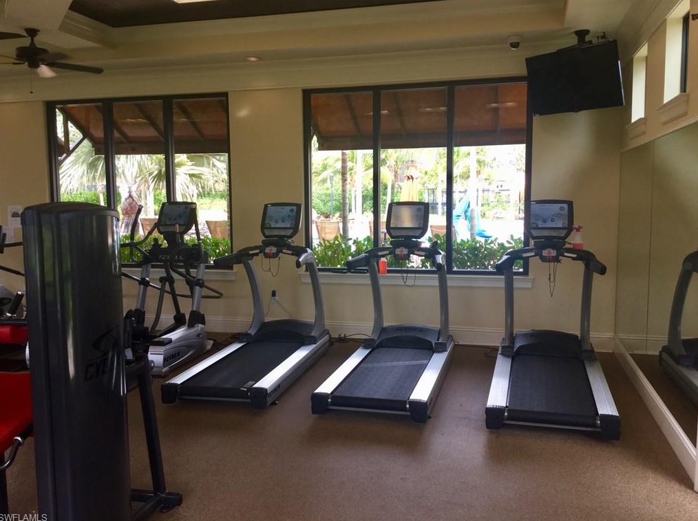 9009 Isla Bella Cir, Bonita Springs FL  34135-7276 exterior