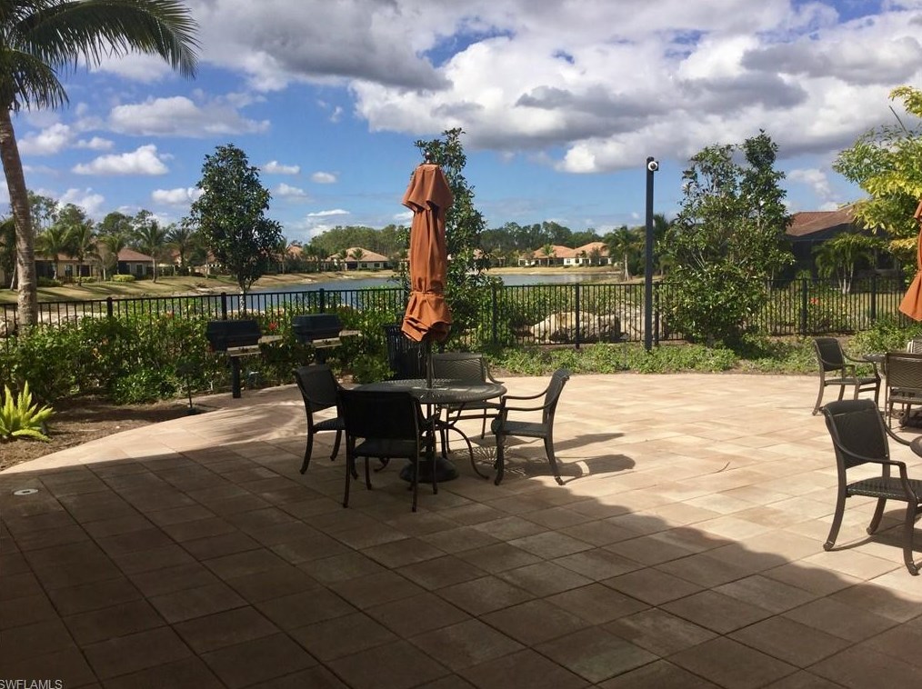 9009 Isla Bella Cir, Bonita Springs FL  34135-7276 exterior