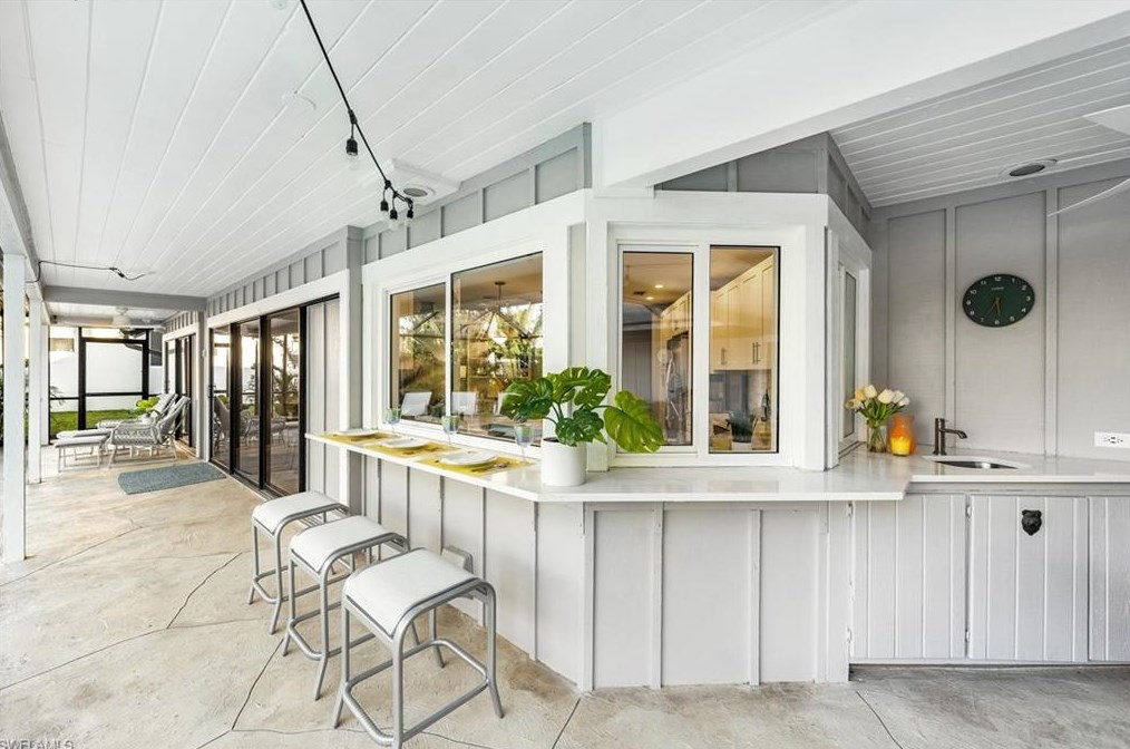 9868 Treasure Cay Ln, Bonita Springs FL  34135-6809 exterior