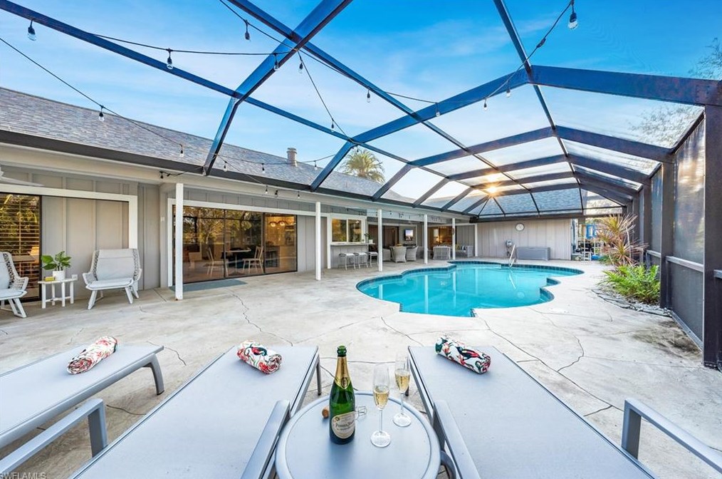 9868 Treasure Cay Ln, Bonita Springs FL  34135-6809 exterior