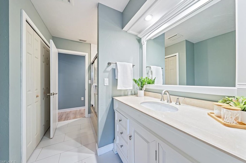 9868 Treasure Cay Ln, Bonita Springs FL  34135-6809 exterior