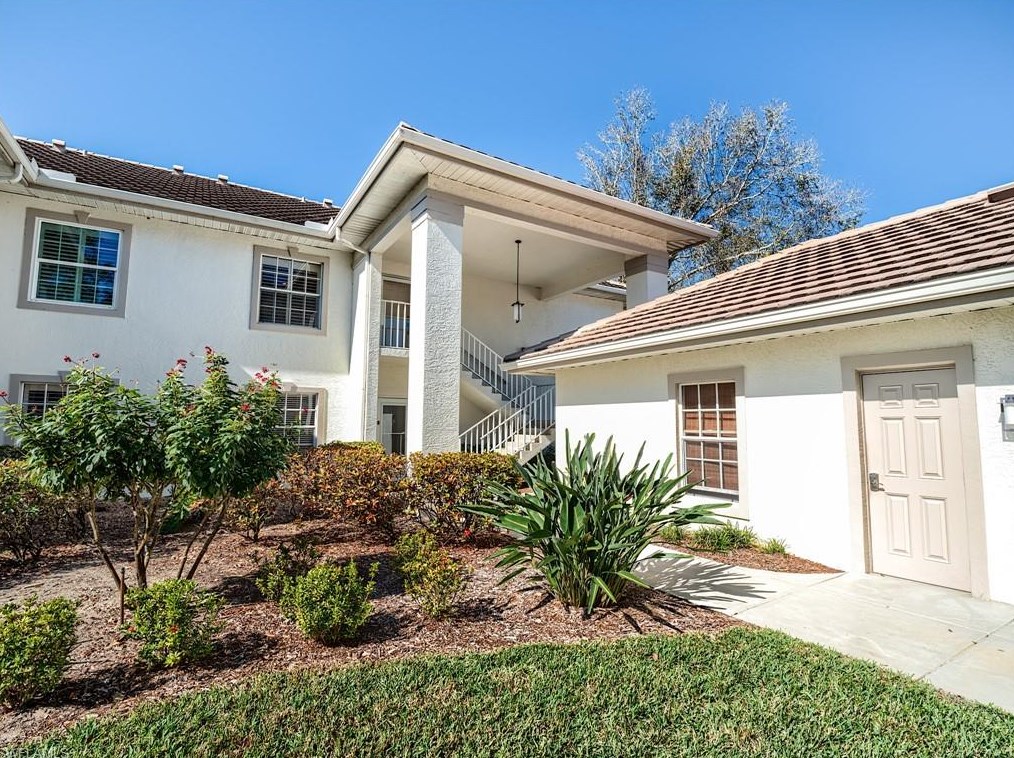8231 Grand Palm Dr, Fort Myers, FL 33967-5548