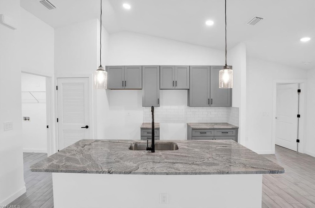 2719 29th St Sw, Lehigh Acres, FL 33976