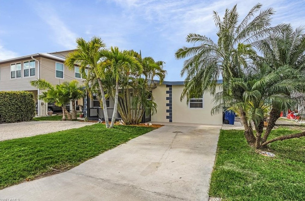 11521 Island Ave, Cape Coral, FL 33993-9735