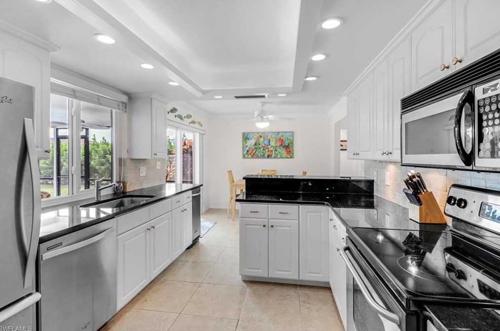 3874 Villmoor Ln, Fort Myers FL  33919-6951 exterior