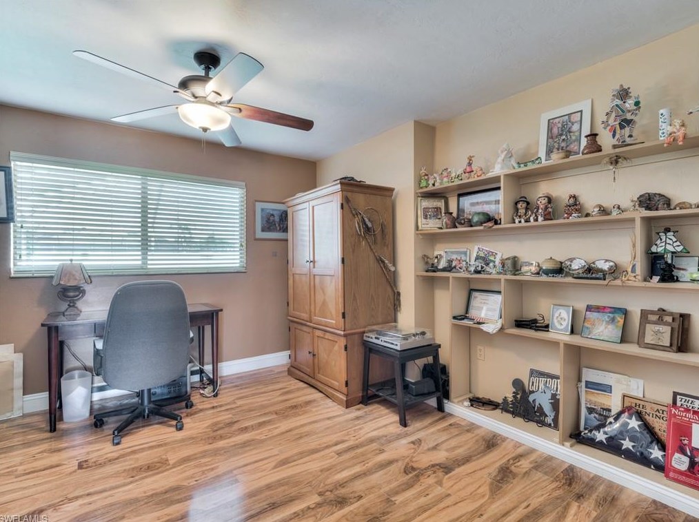 1036 18 Pl, Cape Coral FL  33990-4729 exterior