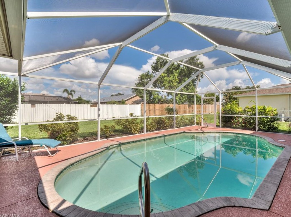 1036 18 Pl, Cape Coral FL  33990-4729 exterior