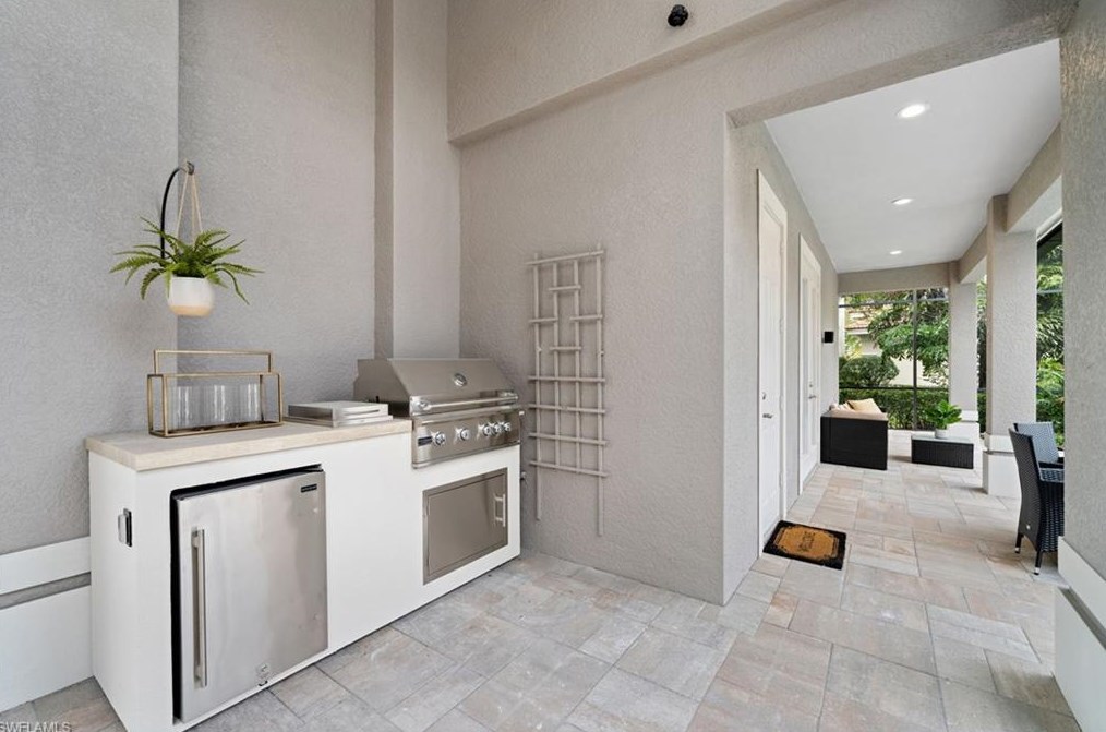 7834 Classics Dr, Naples FL  34113-3043 exterior