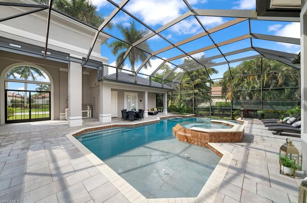 7834 Classics Dr, Naples FL  34113-3043 exterior