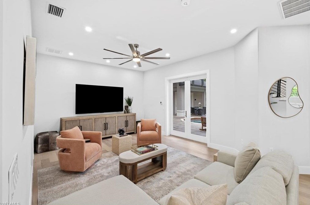 7834 Classics Dr, Naples FL  34113-3043 exterior