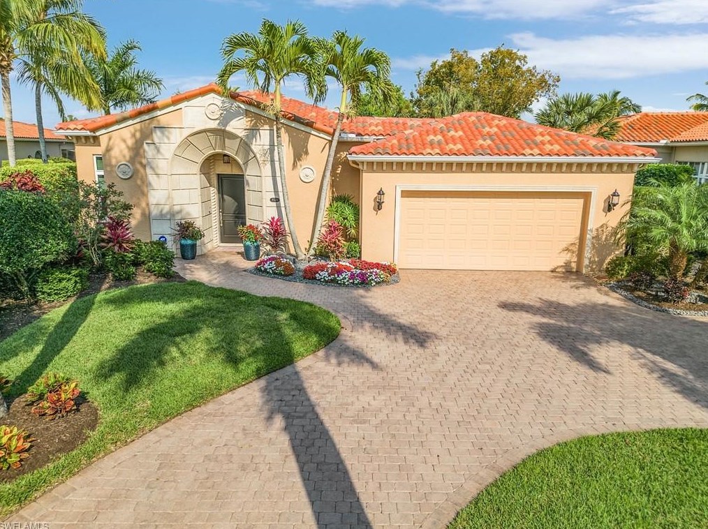 8520 Bellagio Dr, Naples FL  34114-6434 exterior