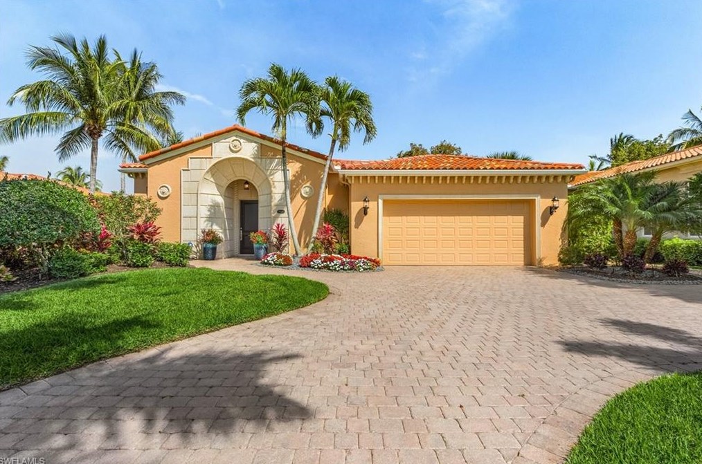 8520 Bellagio Dr, Naples FL  34114-6434 exterior