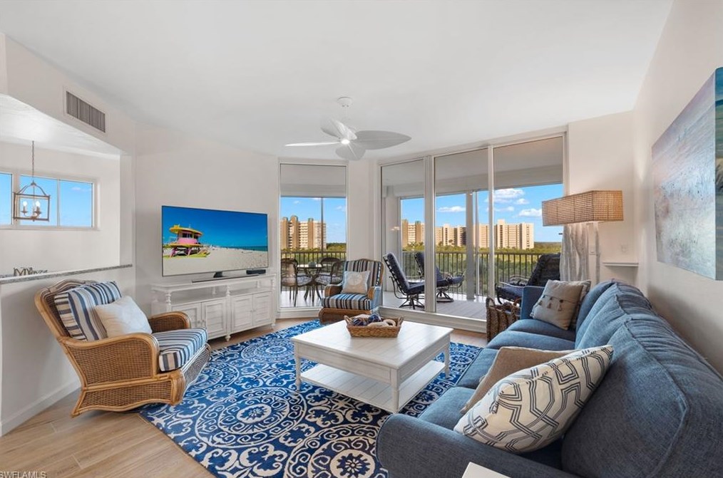 325 Dunes Blvd #402, Naples, FL 34110