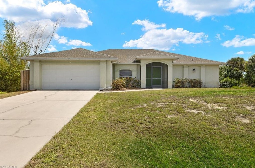 1021 Halby Ave, Lehigh Acres, FL 33974-5527