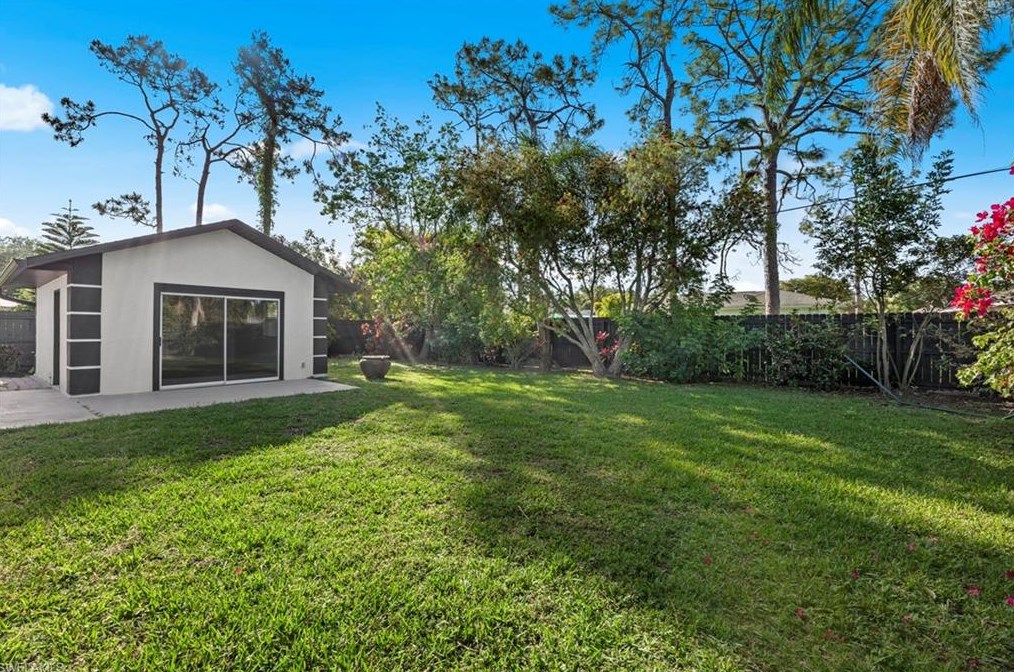 238 Willowick Dr, Naples FL 34110-1342 exterior