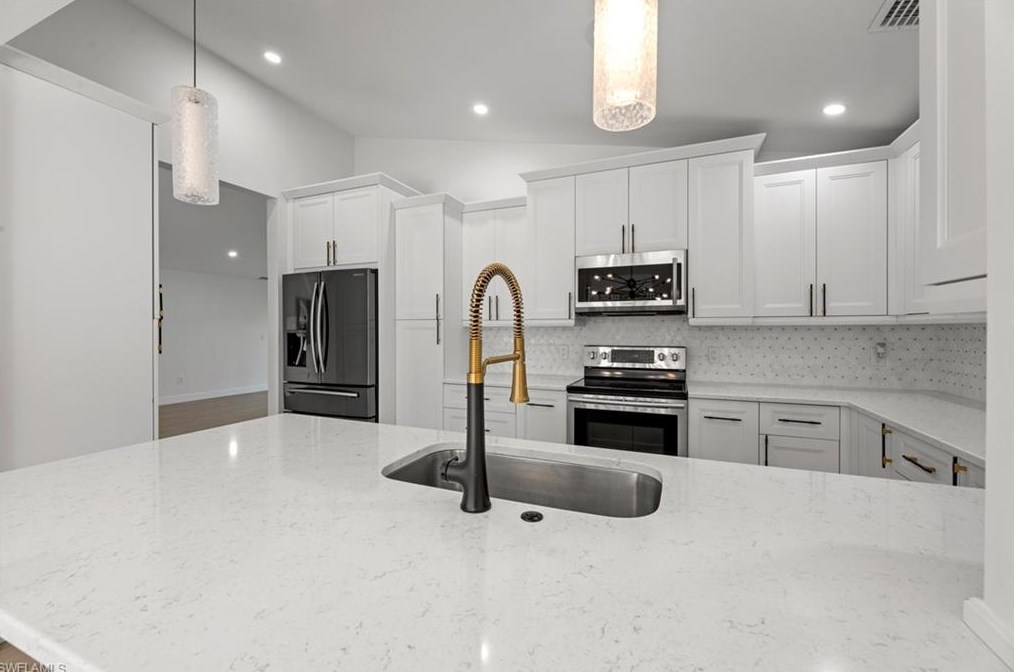 238 Willowick Dr, Naples FL 34110-1342 exterior