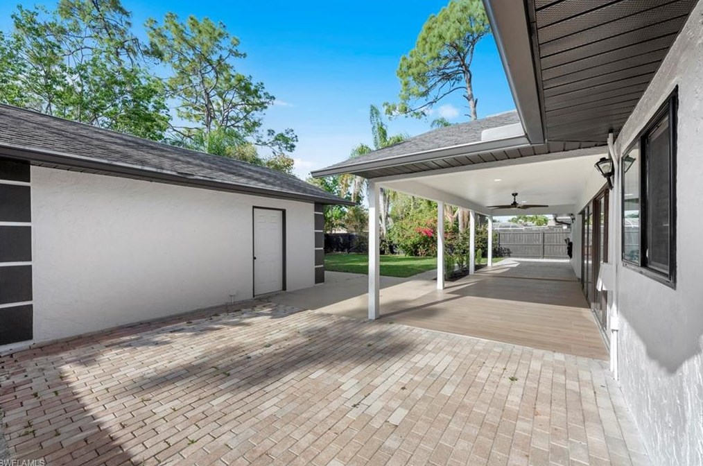 238 Willowick Dr, Naples FL 34110-1342 exterior