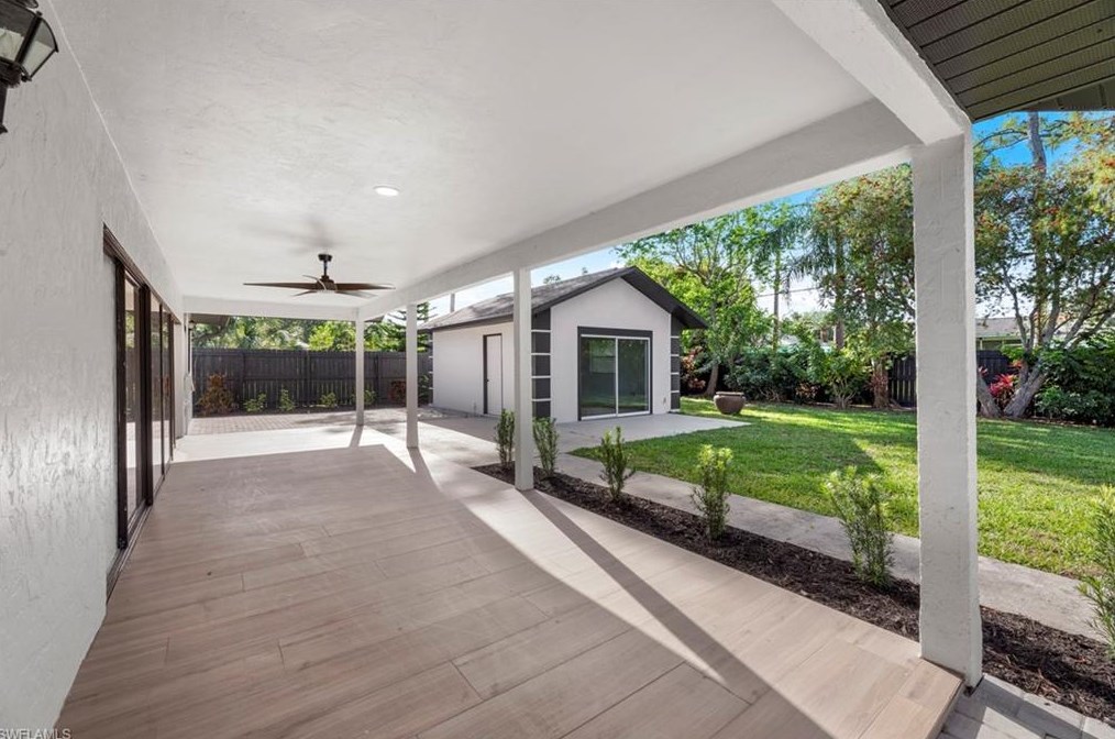 238 Willowick Dr, Naples FL 34110-1342 exterior