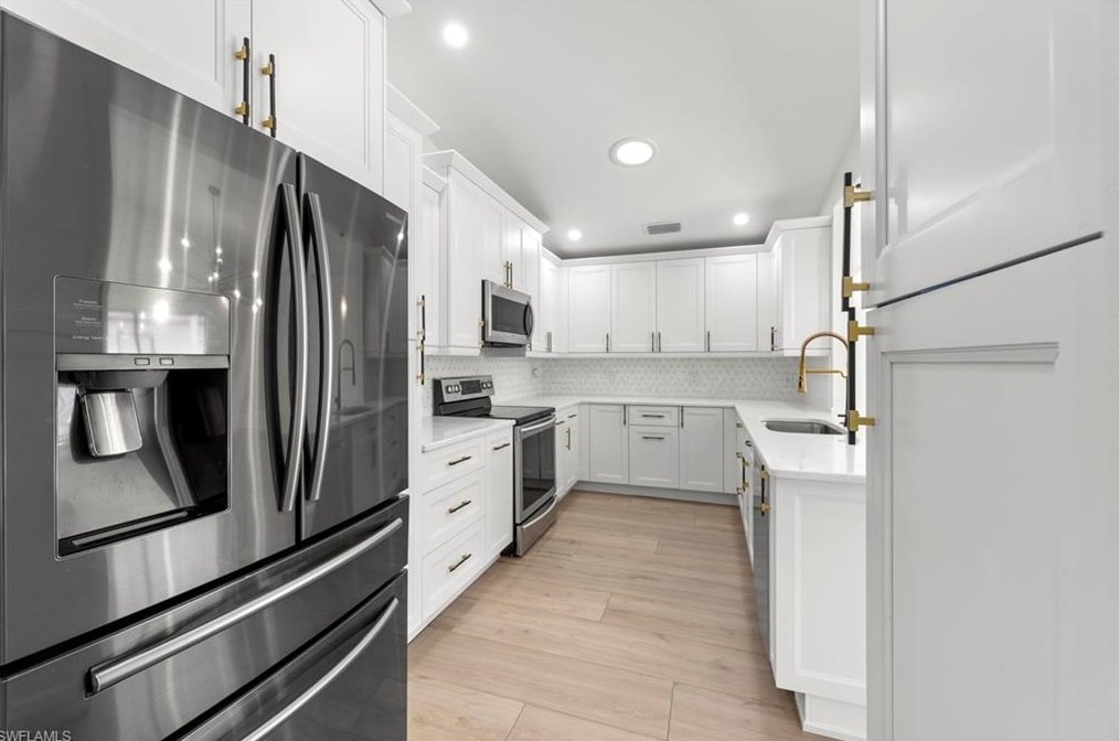 238 Willowick Dr, Naples FL 34110-1342 exterior