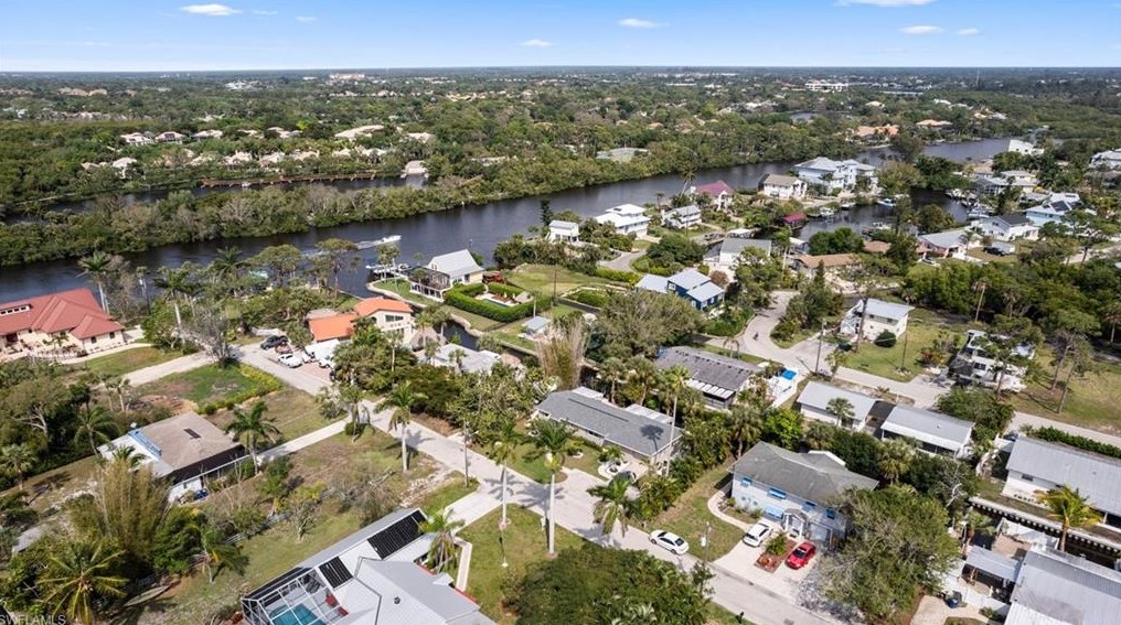 27582 Shore Dr, Bonita Springs, FL 34134-4059