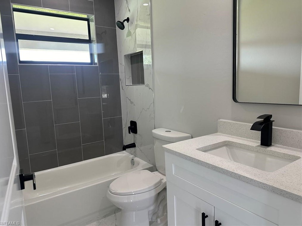 5039 Bristo St, Lehigh Acres FL 33971-6537 exterior