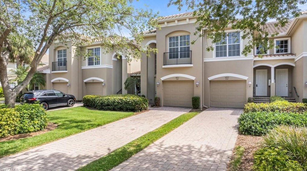 18921 Bay Woods Lake Dr, Fort Myers, FL 33908-4798