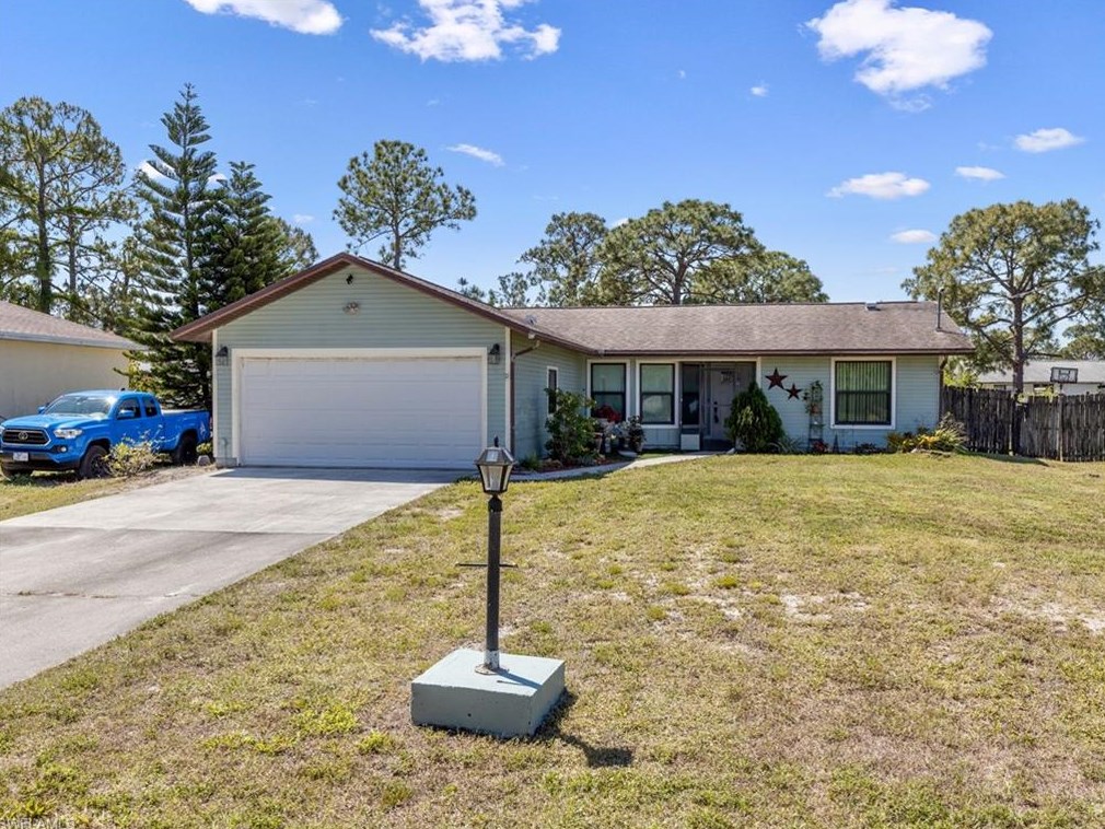 4309 6th St W, Lehigh Acres, FL 33971