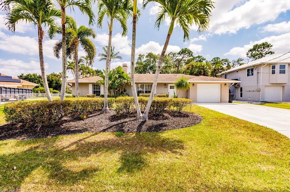 27228 Gasparilla Dr, Bonita Springs FL  34135-4309 exterior