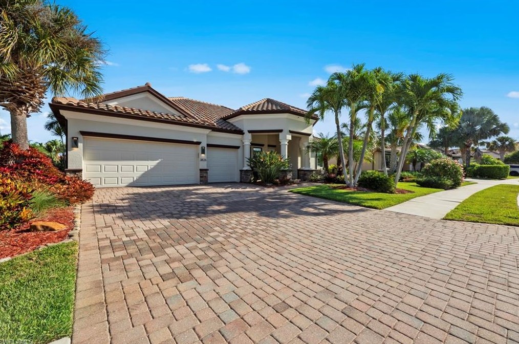 3826 Treasure Cove Cir, Naples, FL 34114-3954