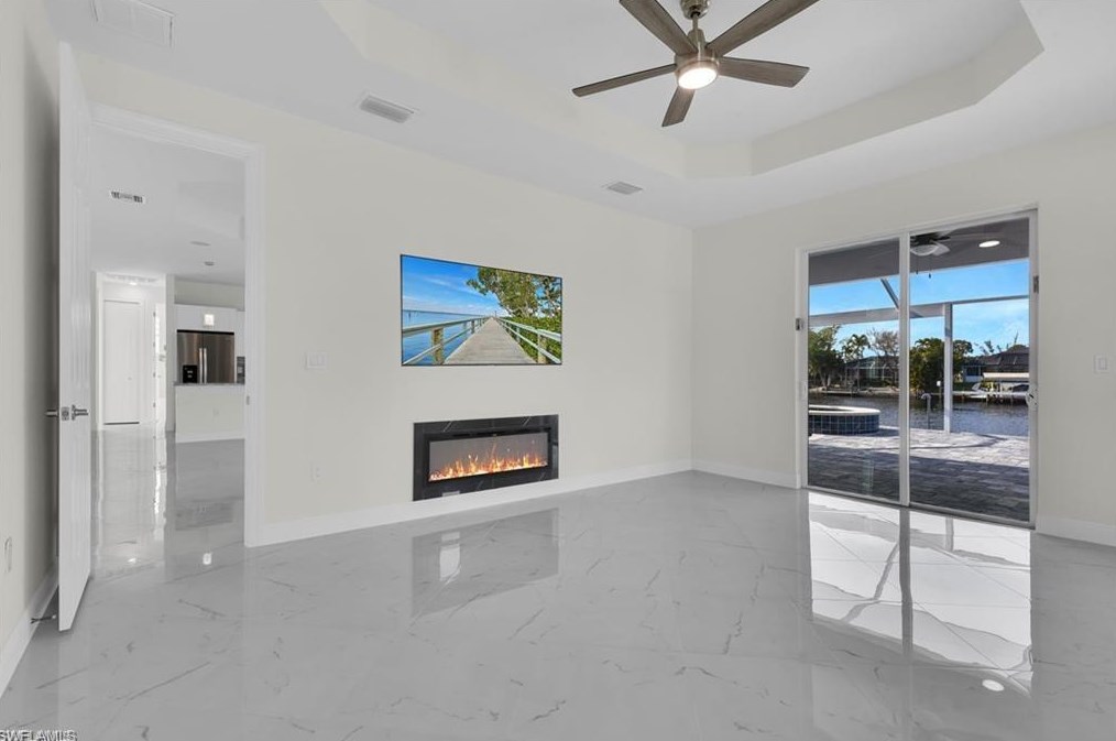 3225 21st Ter, Cape Coral, FL 33993-3635