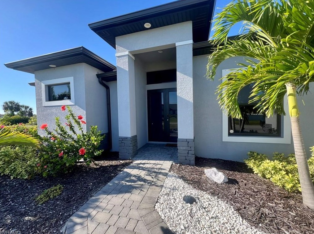 2511 1st St, Cape Coral, FL 33991-1255