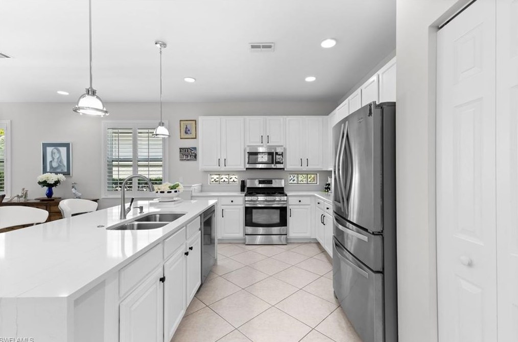 1920 Tarpon Bay Dr, Naples, FL 34119-8706