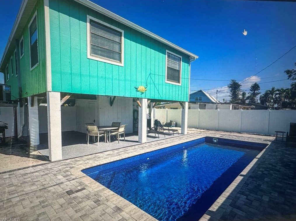 188 Washington Ave, Fort Myers Beach, FL 33931