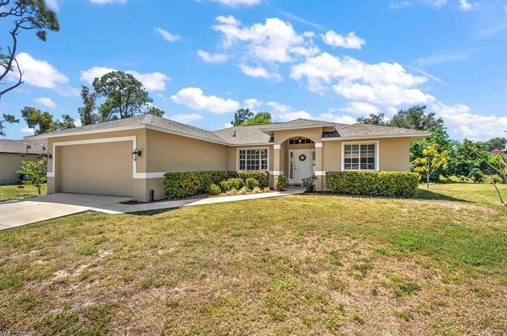 9058 Henry Rd, Fort Myers, FL 33967-5457