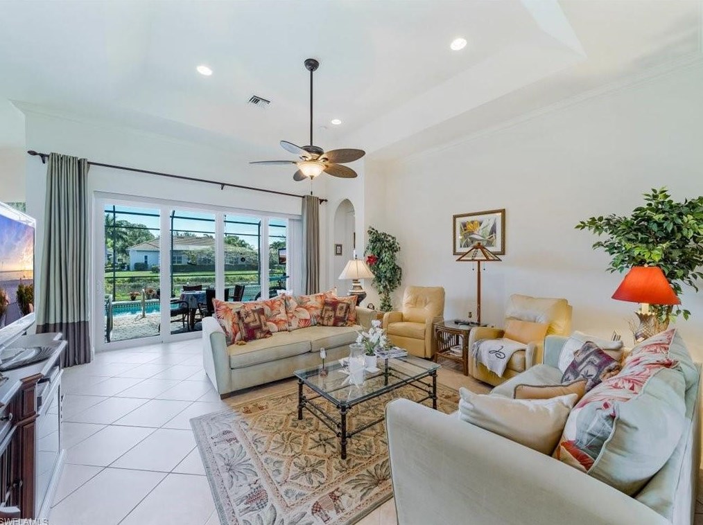 10184 Avonleigh Dr, Bonita Springs, FL 34135-7019