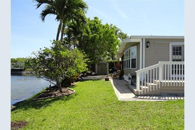 525 Cape Florida Ln, Naples, FL 34104 - Photo 1