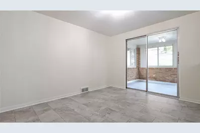 145 E Woodford Ave, East Pittsburgh, PA 15210 - Photo 4