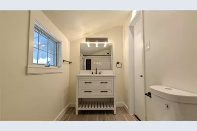 145 E Woodford Ave, East Pittsburgh, PA 15210 - Photo 16