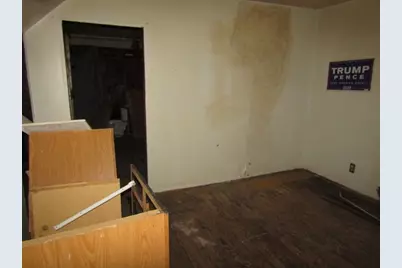 215 Patterson Ave, Bridgeville, PA 15017 - Photo 8