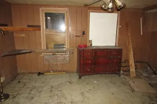 215 Patterson Ave, Bridgeville, PA 15017 - Photo 18