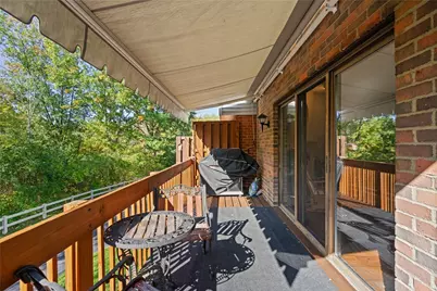 587 Thorncliffe Drive, Robinson Twp, PA 15205 - Photo 10